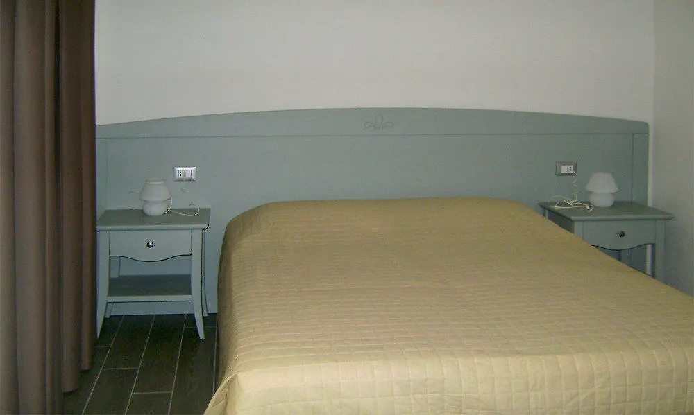 Affittacamere Rubino Guest House Ponte nellʼAlpi 3*,