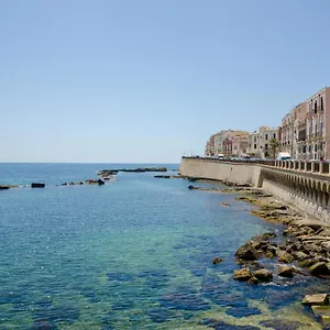 https://case-triscele-bb.sicilyhotelsitaly.net